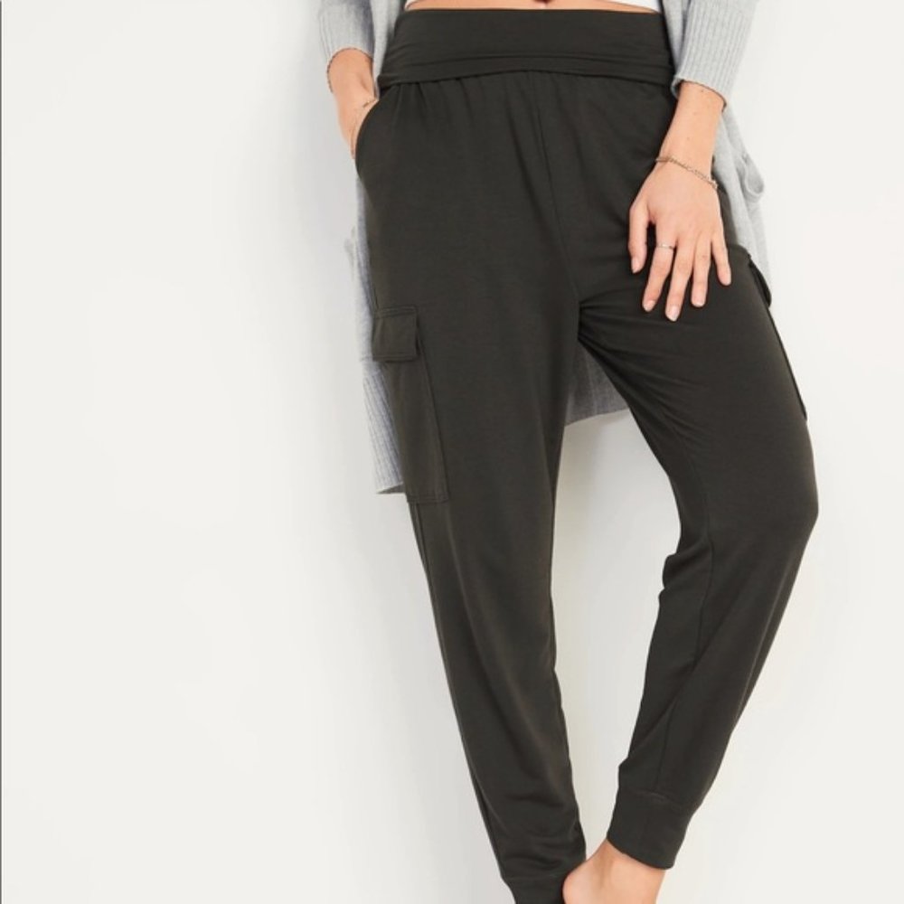 NWT OLD NAVY Mid Rise Live in Jogger - Ankle